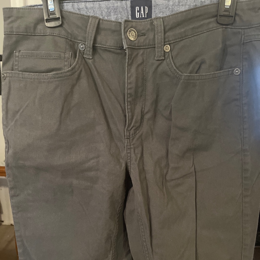 GAP grey khakis Men's 32X32 Tapered